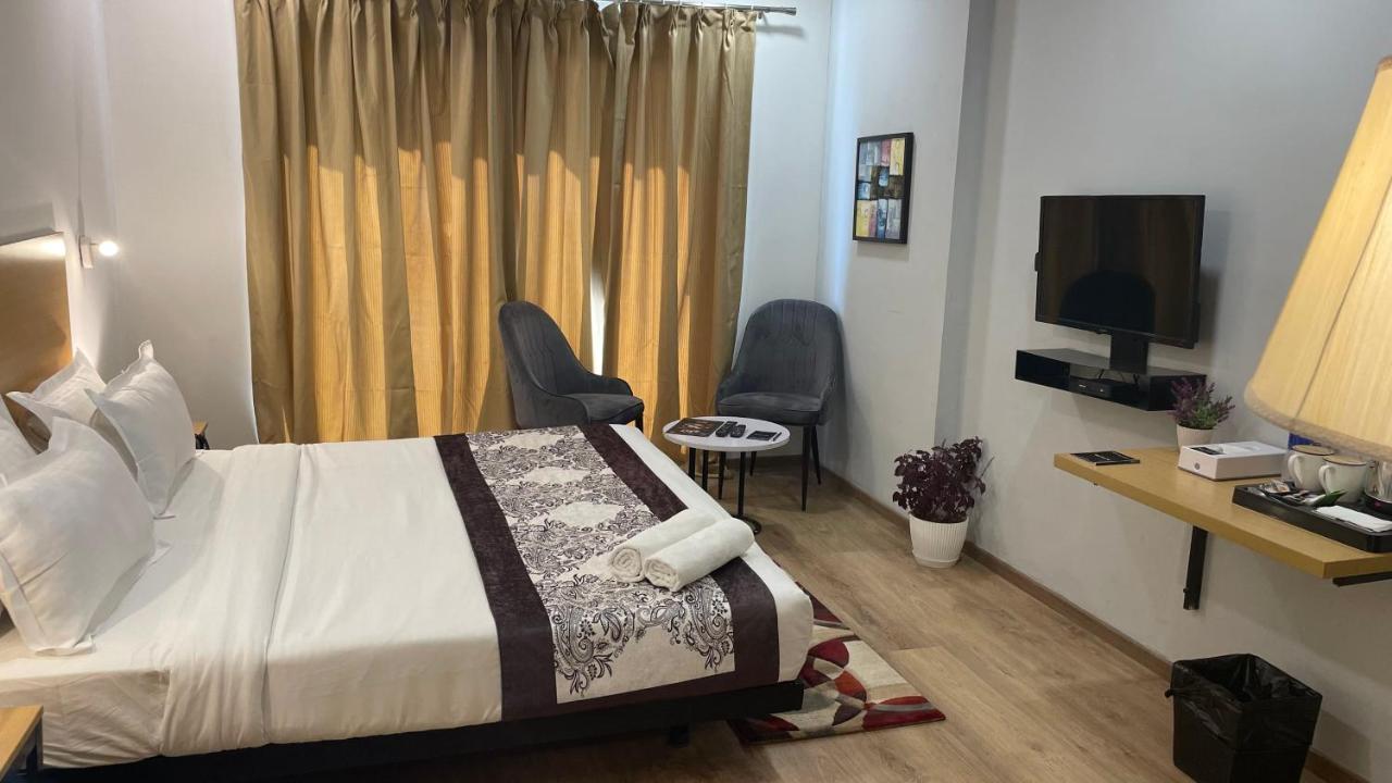 Saltstayz Express -Medicity Near Medanta Hospital Gurgaon Exteriör bild